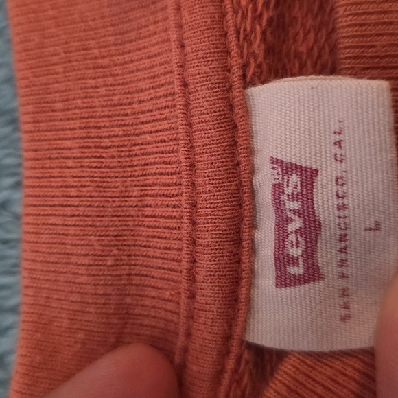 Levi's Salmon Crewneck Cropped Sweatshirt - Picture 4 of 4